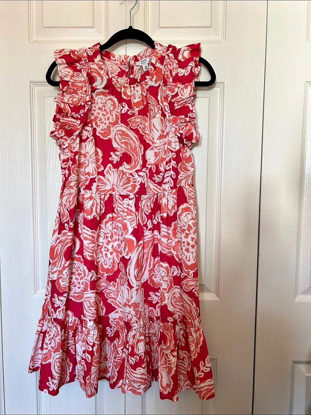 crown & ivy Floral Ruffle Dress Pink & White Size Medium (8)